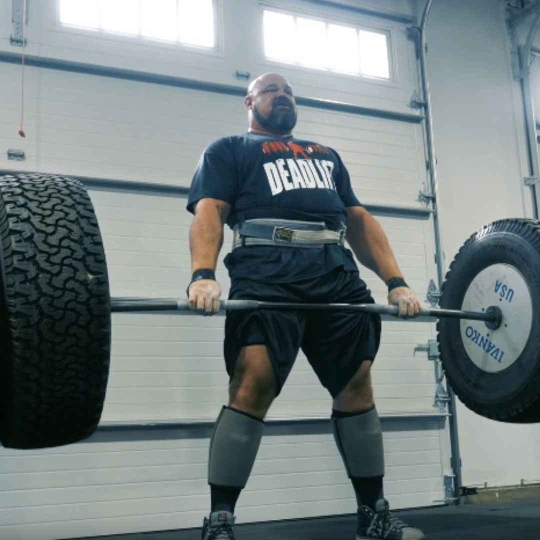 Brian Shaw sumo deadlift