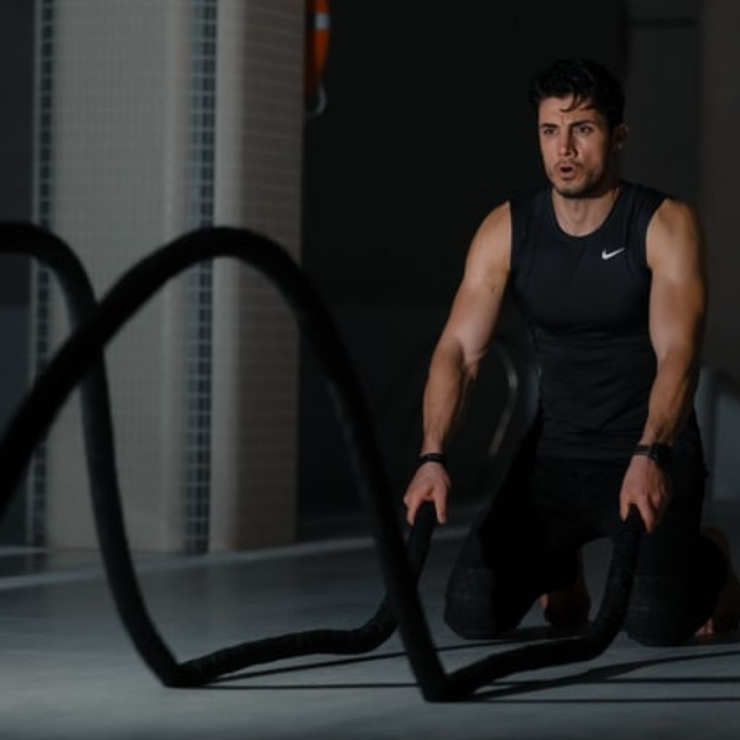 Beginner's Guide to Battle Rope Workouts and Training for Cardio