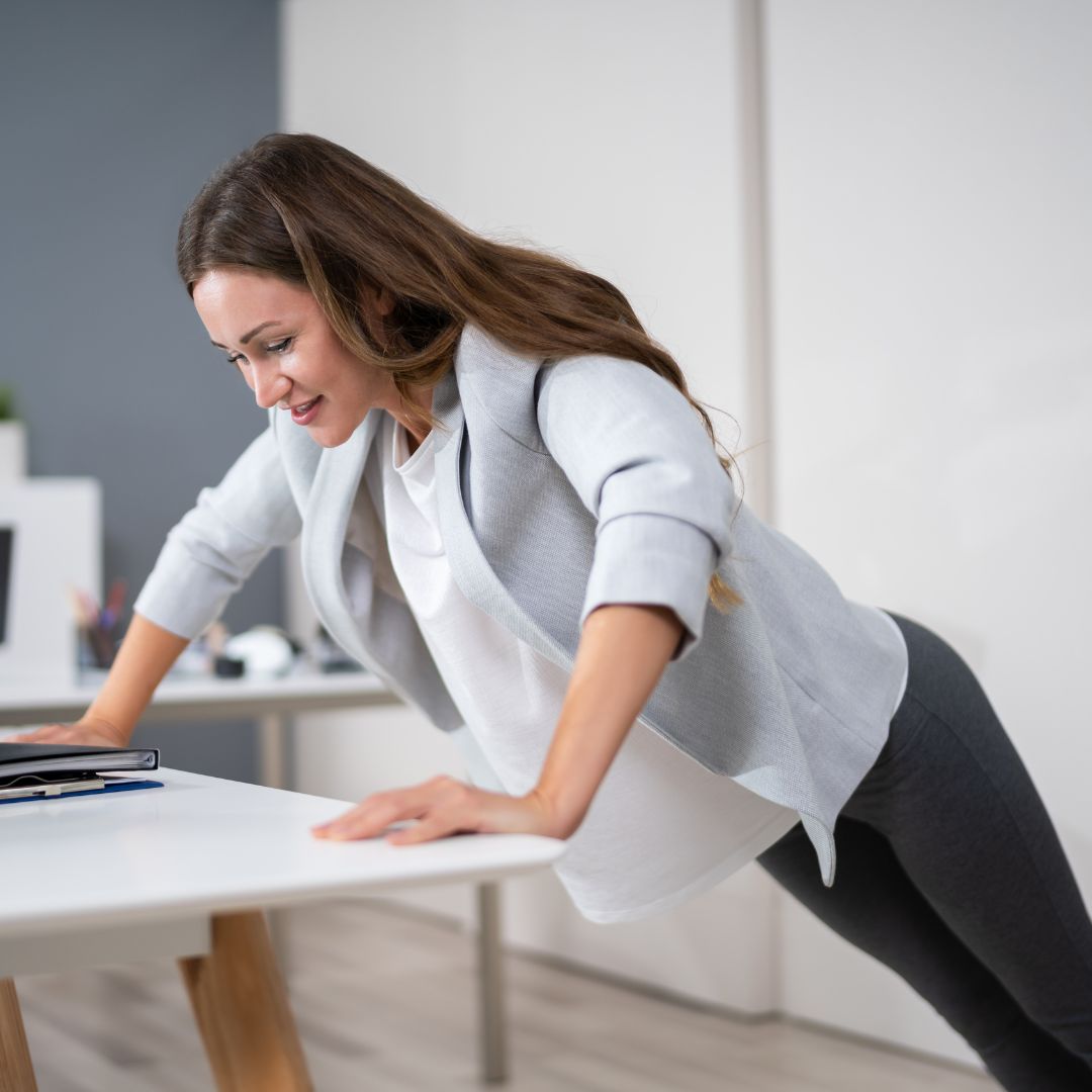Your Guide to “Desk Exercise” at Workplace and Staying Fit