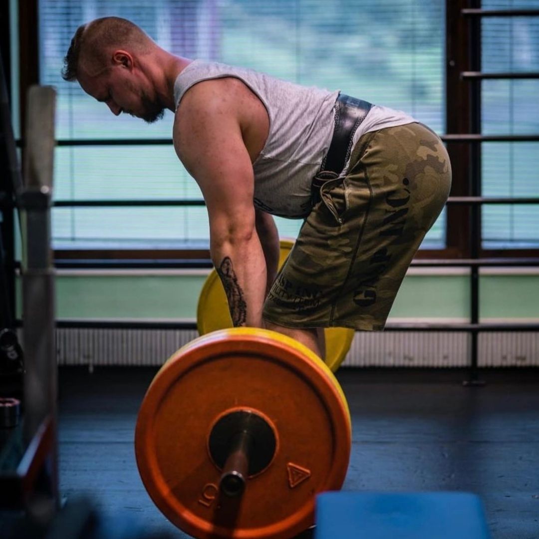 straight legged deadlift